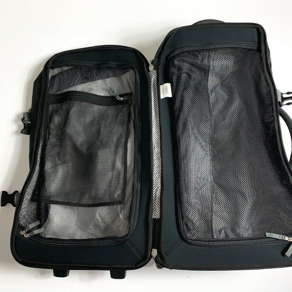 NEW Oakley MOPAR Medium Black Rolling Suitcase - Picture 5 of 8